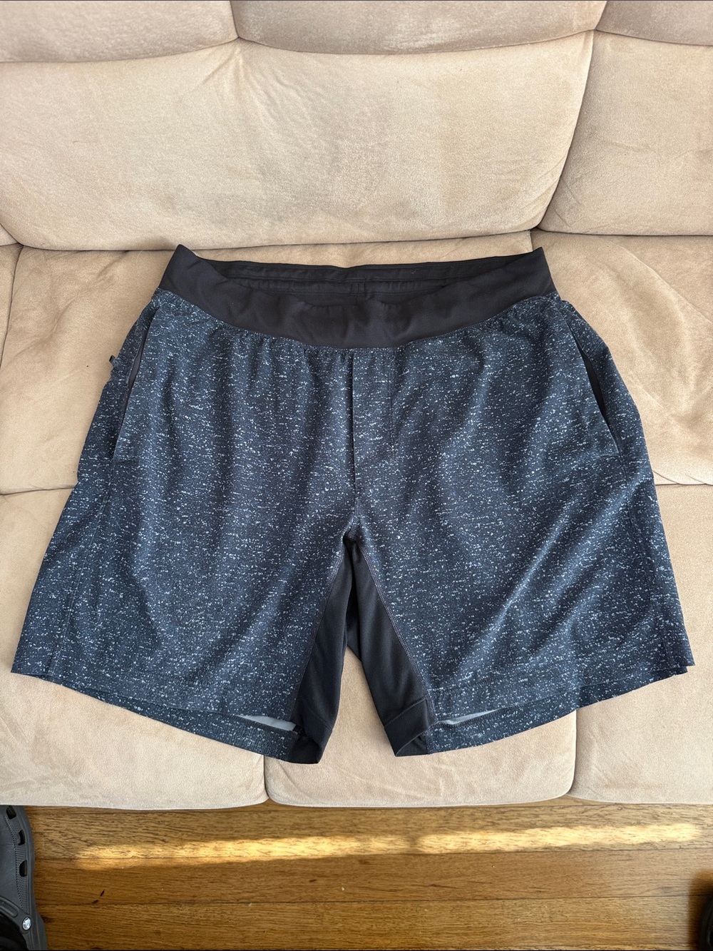 Lululemon Athletica shorts men’s Size L